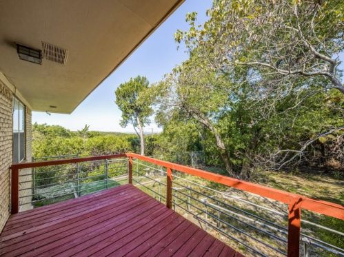 1509 Vly Vw Dr, Cedar Hill TX 75104-7841 exterior