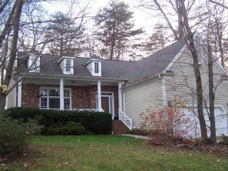 4707 Hickory Woods Dr, Greensboro NC  27410-9160 exterior