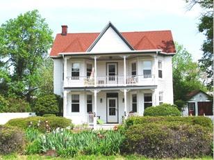 2405 Seaford Rd, Seaford, VA 23696-2562