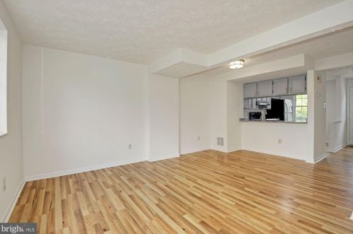 2853 Middleboro Dr, Falls Church VA  22042-4403 exterior