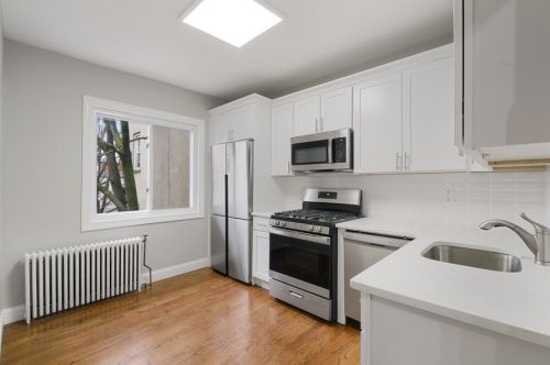 115 43rd St, Union City, NJ 07087-6166
