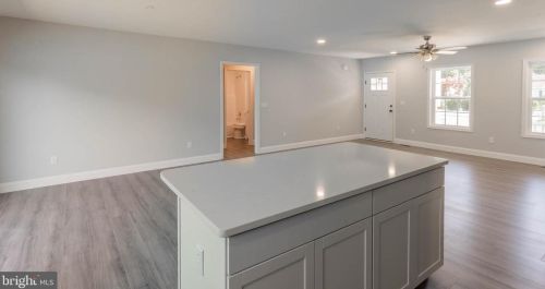 75 Honolulu Rd, Frankford DE  19945-2019 exterior