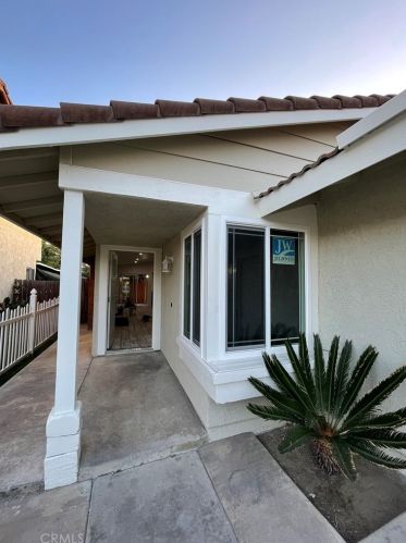 645 Home St, Rialto, CA 92376-3265