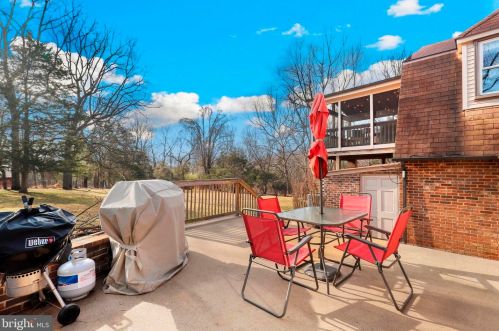 19558 Loudoun Orchard Rd, Leesburg VA  20175-6806 exterior