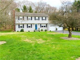 245 Unity Rd, Bridgeport, CT 06611-4932