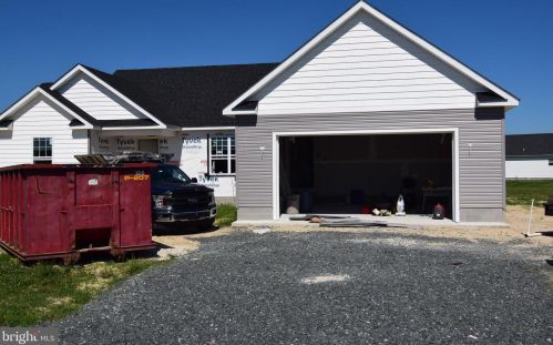 104 Highland Dr, Seaford, DE 19973-4828