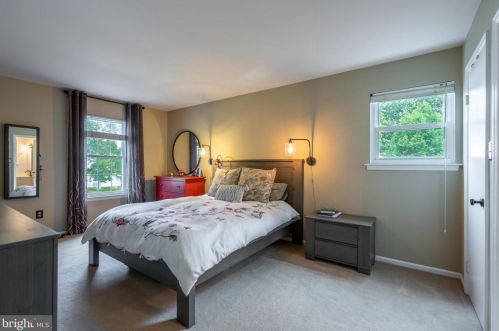 293 Stormfield Dr, Harleysville PA  19438-2330 exterior