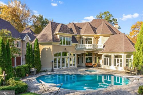 9211 Black Riffles Ct, Great Falls, VA 22066-4114