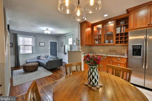 401 Iseminger St, Philadelphia PA  19147-1113 exterior