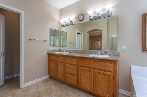 2028 Kalliope Ave, Lancaster CA 93536-4624 exterior