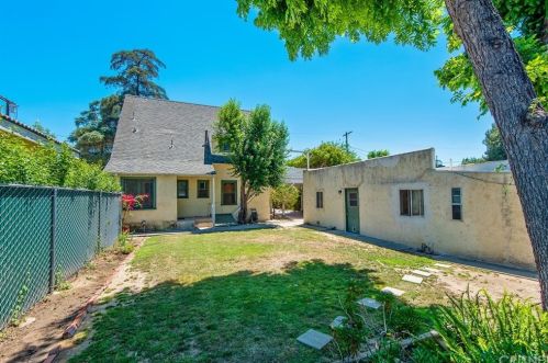 16027 Hartland St, Van Nuys CA 91406-4808 exterior