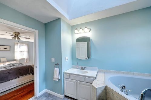 130 Pound Rd, Cumberland RI  02864-2704 exterior