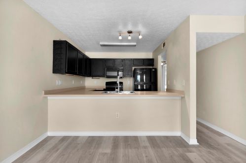 1803 Pointed Leaf Ln, Fort Walton Beach, FL 32547-7083