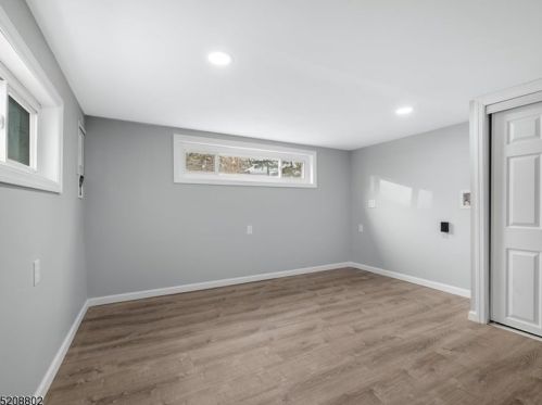 9 Rutgers Way, Hopatcong NJ  07843-1231 exterior