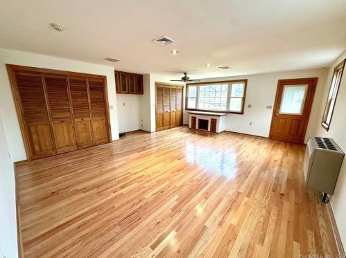 112 Housatonic Dr, Milford CT  06460-5034 exterior