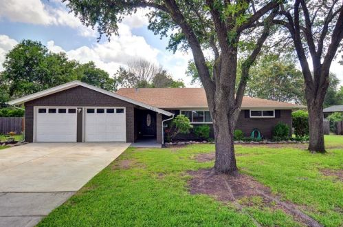 4816 El Dorado Dr, Fort Worth, TX 76180