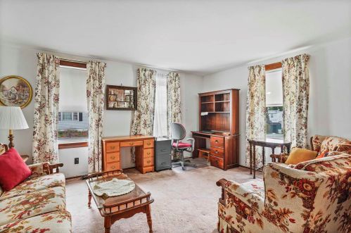 5 Linwood St, Nashua, NH 03060-4154