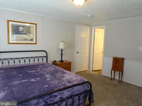 110 Deerfield Dr, Souderton PA  18964-1918 exterior