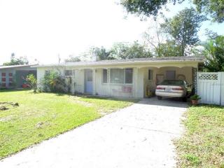 3688 Stokes Dr, Sarasota, FL 34232-5744