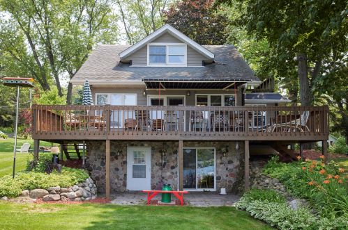 5375 Quaas Dr, West Bend WI  53095-8719 exterior