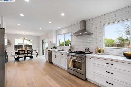 7515 San Sabana Rd, Pleasanton CA  94568-2245 exterior