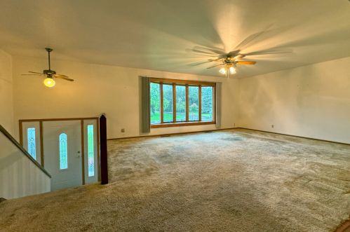1782 Valley Rd, West Bend, WI 53090-8929