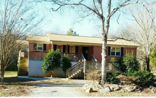 6106 Cambridge Dr, Harrisburg, NC 28075-9551