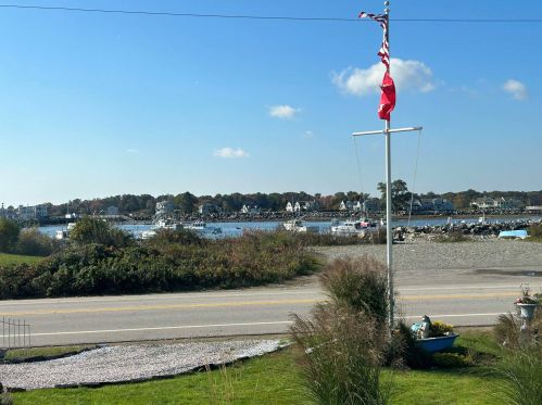 1761 Ocean Blvd, Rye NH  03870-2236 exterior