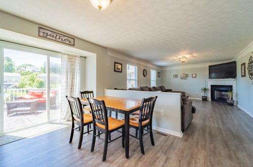 126 Tartan Rd, Gibsonia PA  15044-9416 exterior