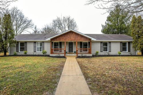 1002 Minerva Dr, Murfreesboro, TN 37130-5234