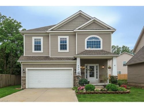 692 Elmwood Ave, Willowick, OH 44092-2129