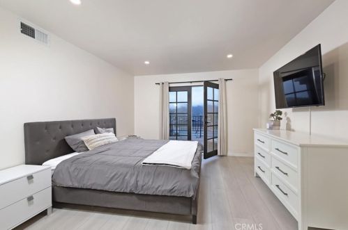 1630 Virden Dr, Glendale CA  91208-2722 exterior