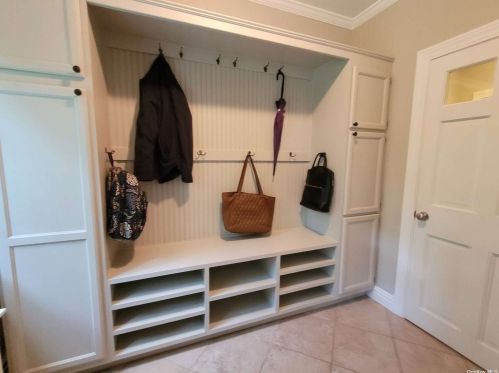 48 Birch Hill Rd, Mount Sinai NY  11766-1904 exterior