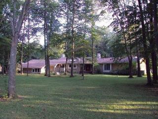 8938 Graw Rd, Arcanum, OH 45304-9619