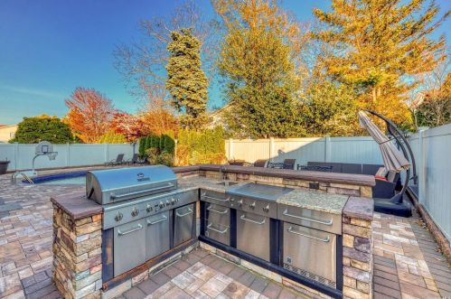 2672 Rachel St, North Bellmore NY  11710-5414 exterior