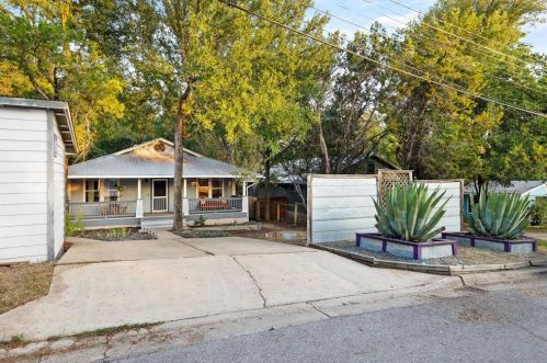 1121 Delano St, Austin TX 78721 exterior