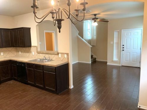 215 College St, Georgetown TX  78626-4102 exterior