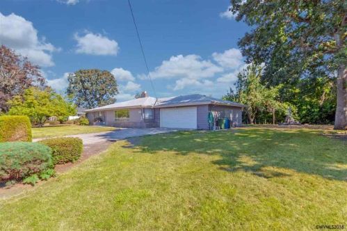 560 Elm St, Woodburn, OR 97071-5106