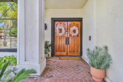 672 Verdemont Cir, Simi Valley, CA 93065-5533