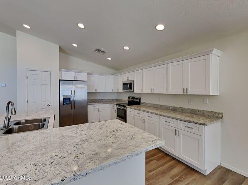 13416 Mauna Loa Ln, Sun City, AZ 85379-6581