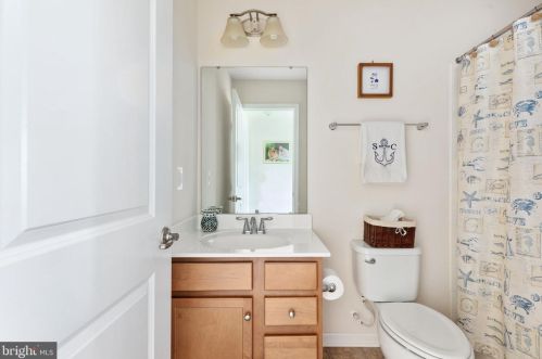 111 Eisentown Dr, Lovettsville VA  20180-8547 exterior