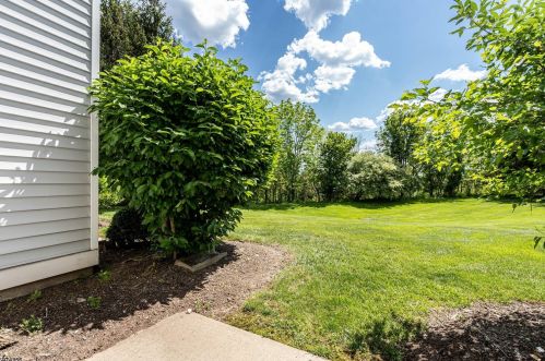 279 Kingbird Ct, Three Bridges NJ  08887-2129 exterior