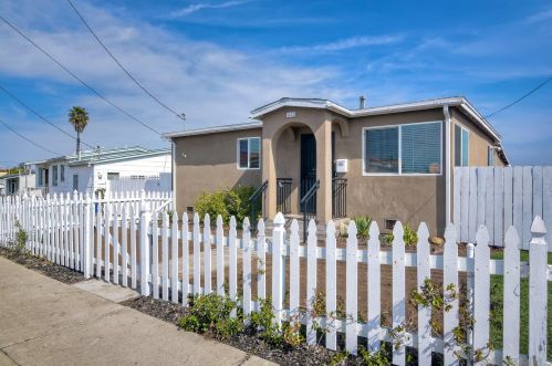 2015 Burroughs St, San Diego CA  92111-6643 exterior