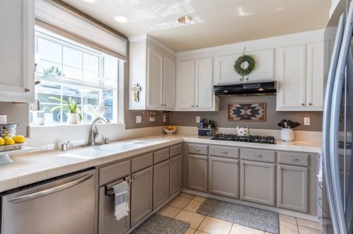 1940 Morning Glory Dr, Hollister CA  95023-7622 exterior