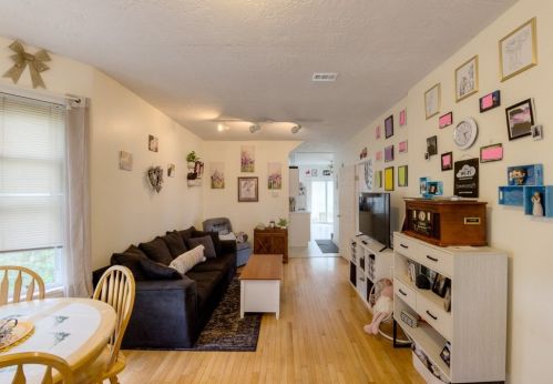 45 Scrimgeour Rd, Worcester MA  01606-2746 exterior