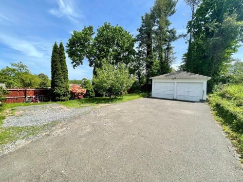 112 Colonial Rd, Stamford, CT 06906-1621