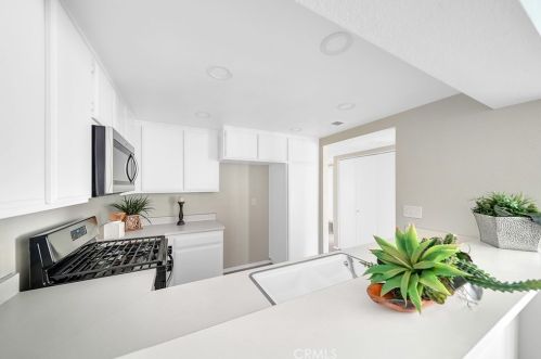 37 Greenfield, Irvine CA 92614-7051 exterior