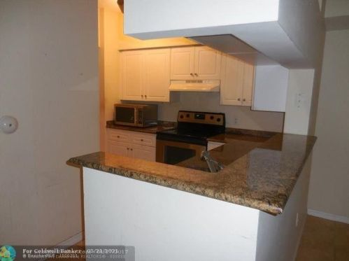 3122 Tuscany Way, Boynton Beach FL  33435-7810 exterior