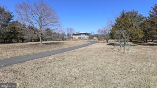 939 Mount Eyre Rd, Washington Crossing, PA 18977-1503