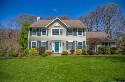 3 Fairway Dr, Ellington, CT 06029-3653
